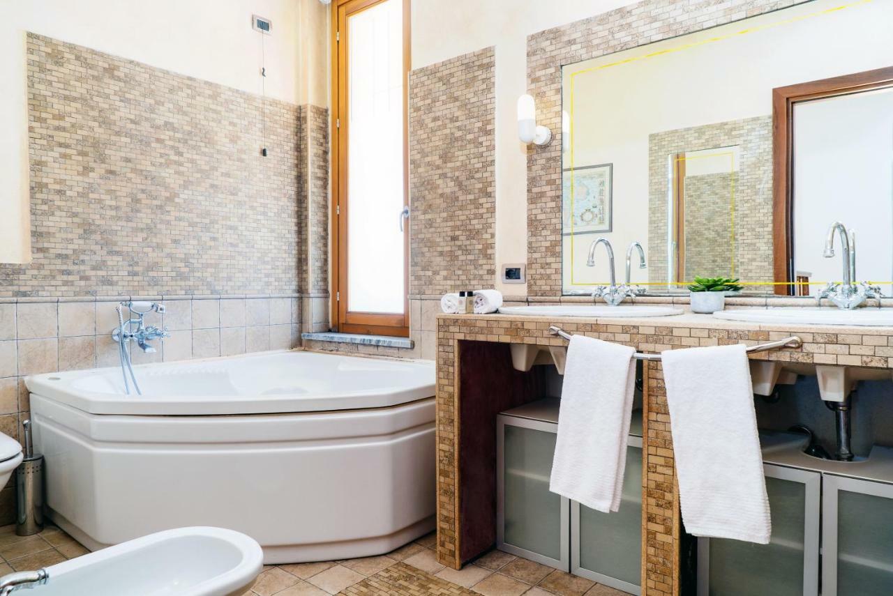 Four Bedroom Villa Near Metro 밀라노 외부 사진