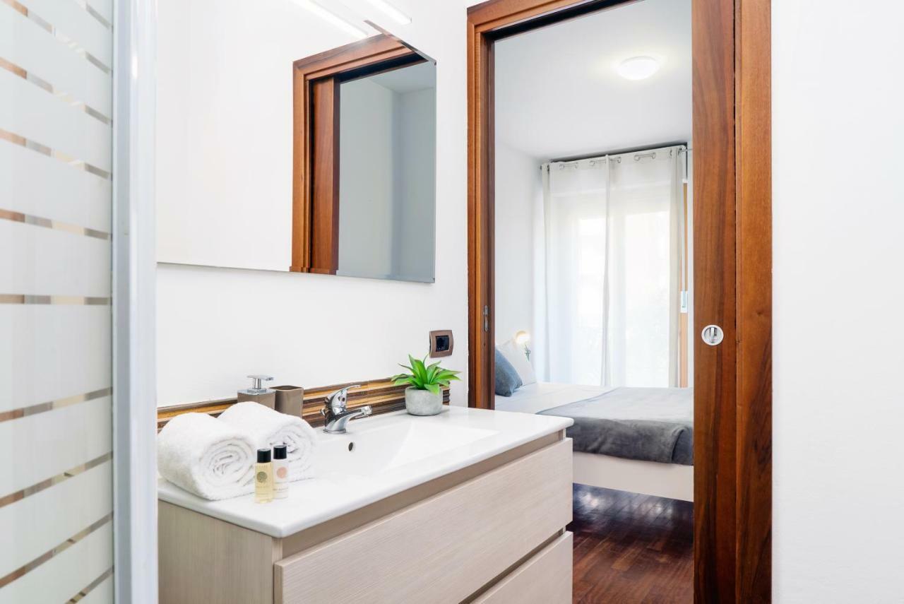 Four Bedroom Villa Near Metro 밀라노 외부 사진
